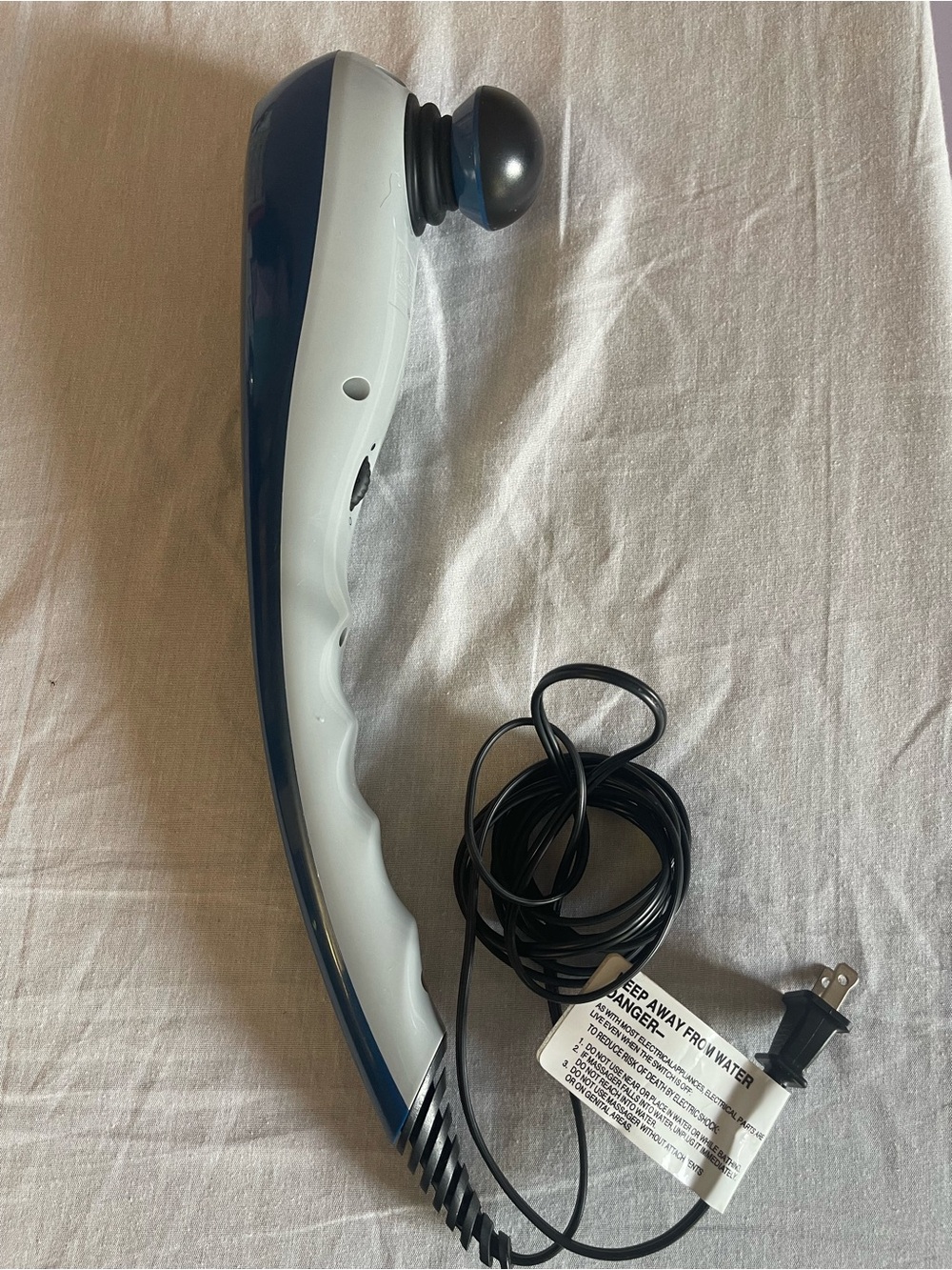 Wahl White and Black Handheld Massager